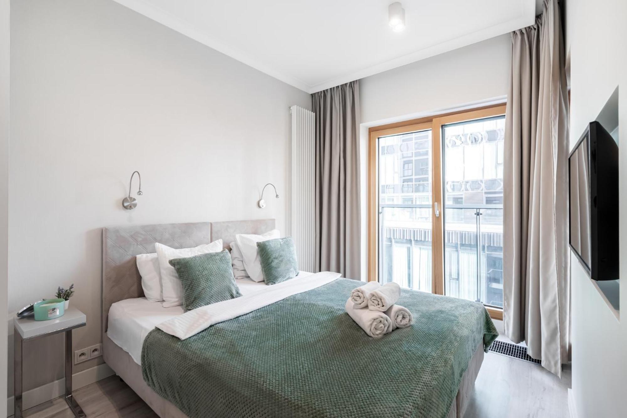 Golden Apartments -City Center - Mennica Residence Варшава Экстерьер фото