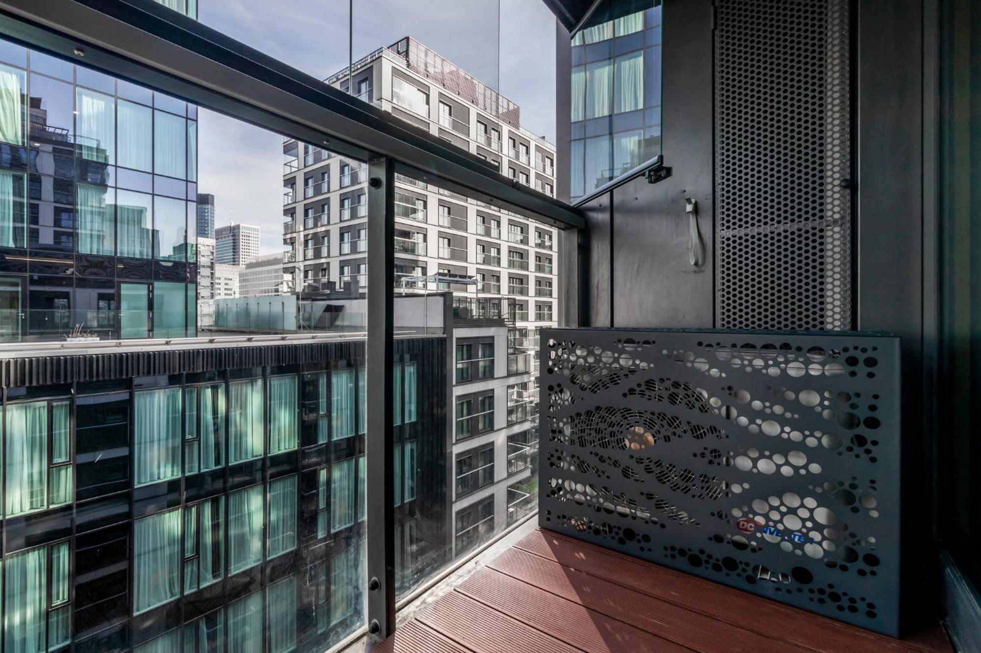 Golden Apartments -City Center - Mennica Residence Варшава Экстерьер фото